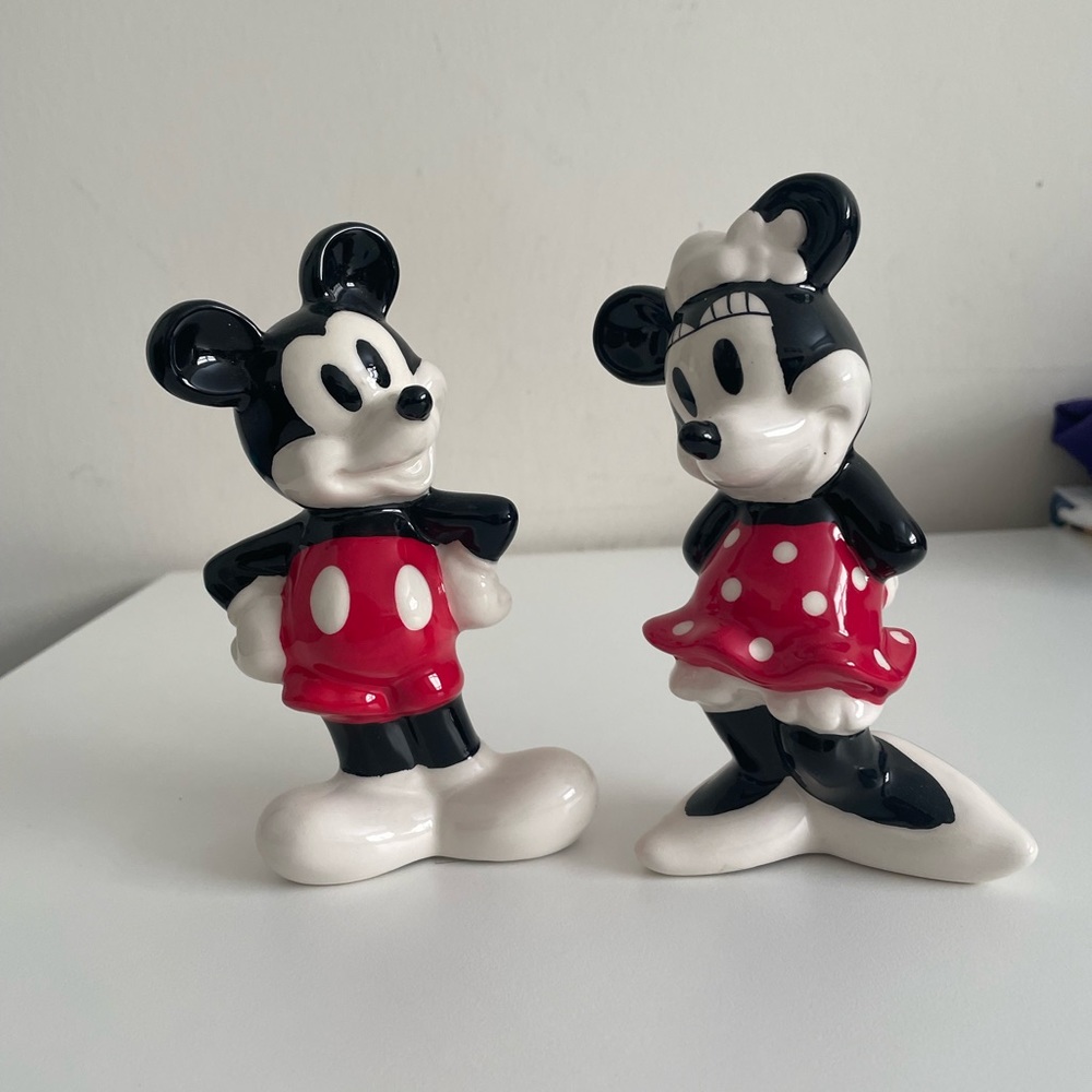 💖DISNEY- Mickey and Minnie Salt and Pepper  Shakers Set